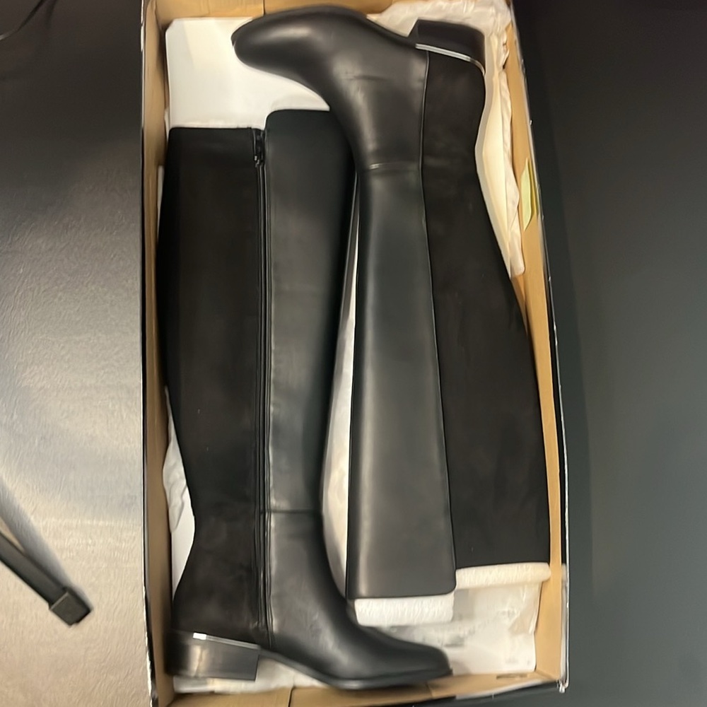 Alfani Woman’s Ludlowe Leather Almond boots - Picture 5 of 13